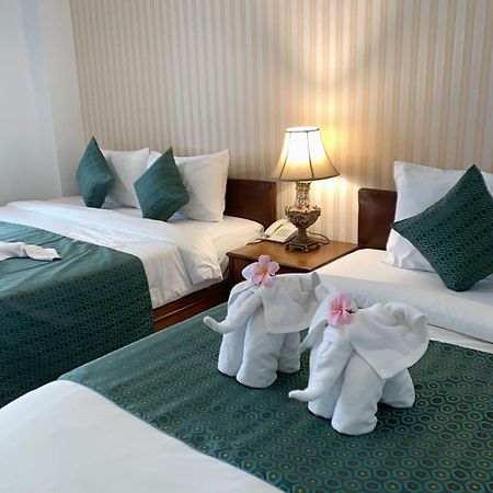 Hua Hin White Villa Hotel - SHA Certified Esterno foto